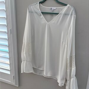 DR2 Cream V-Neck Blouse with Lace Sleeves